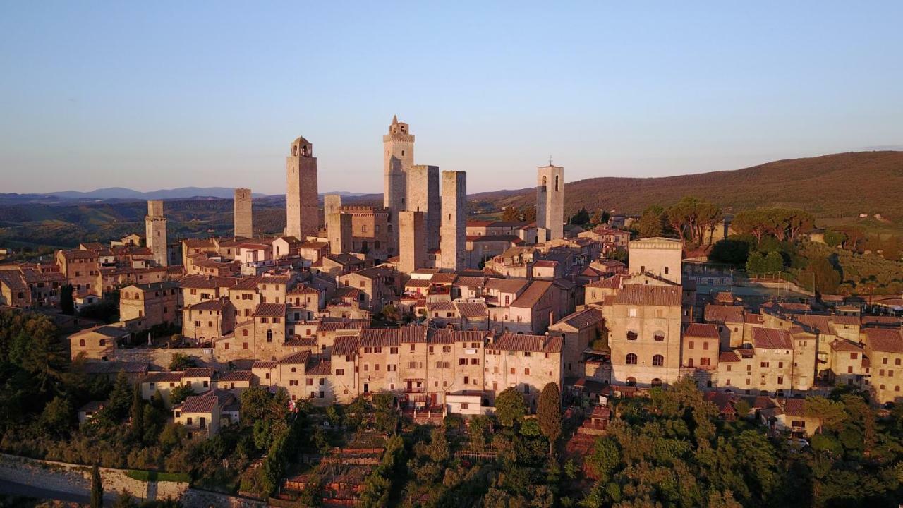 Castello Di Fulignano Soarzio Panoramic Apartment サン・ジミニャーノ エクステリア 写真
